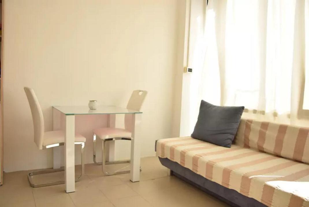 Holiday House *